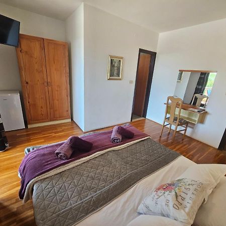 Apartments & Rooms Gaspar โรวีน ภายนอก รูปภาพ
