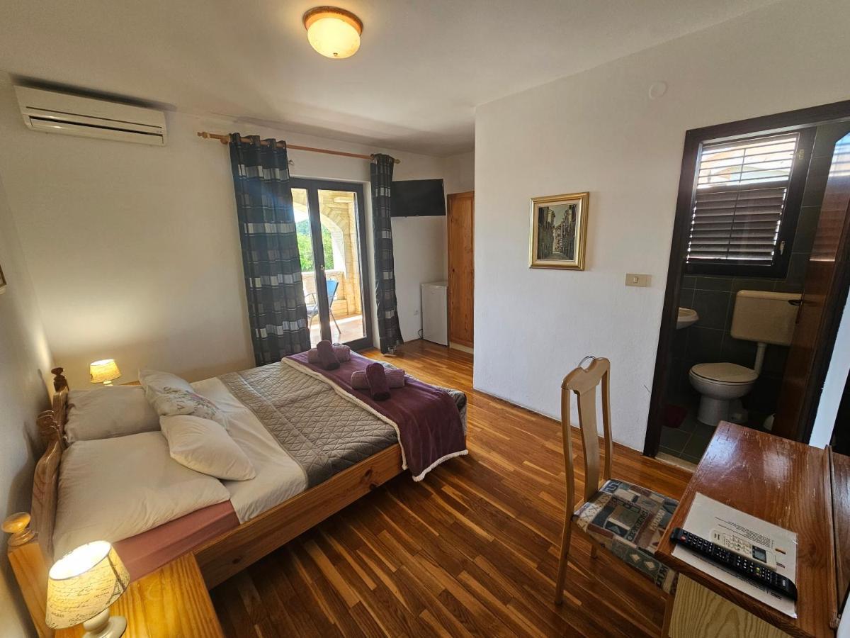 Apartments & Rooms Gaspar โรวีน ภายนอก รูปภาพ