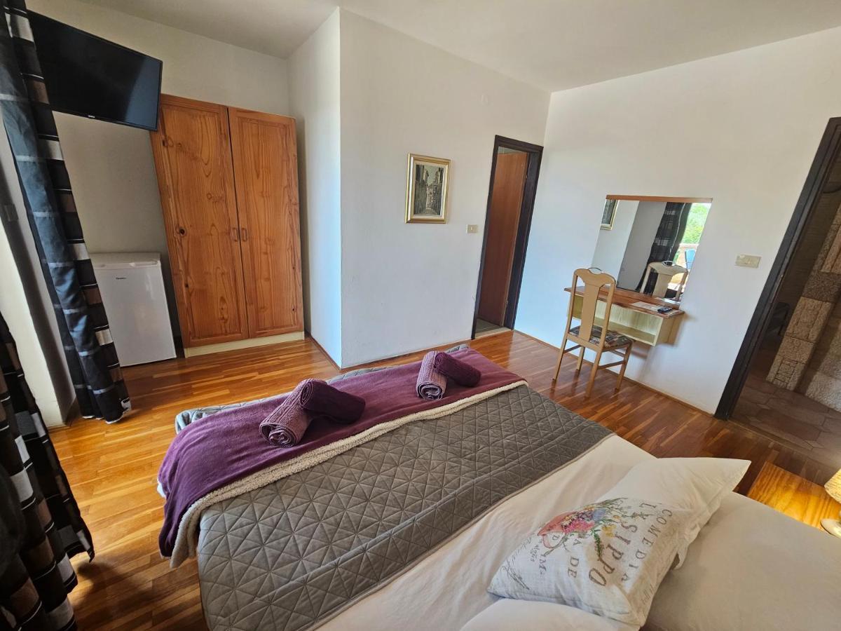 Apartments & Rooms Gaspar โรวีน ภายนอก รูปภาพ