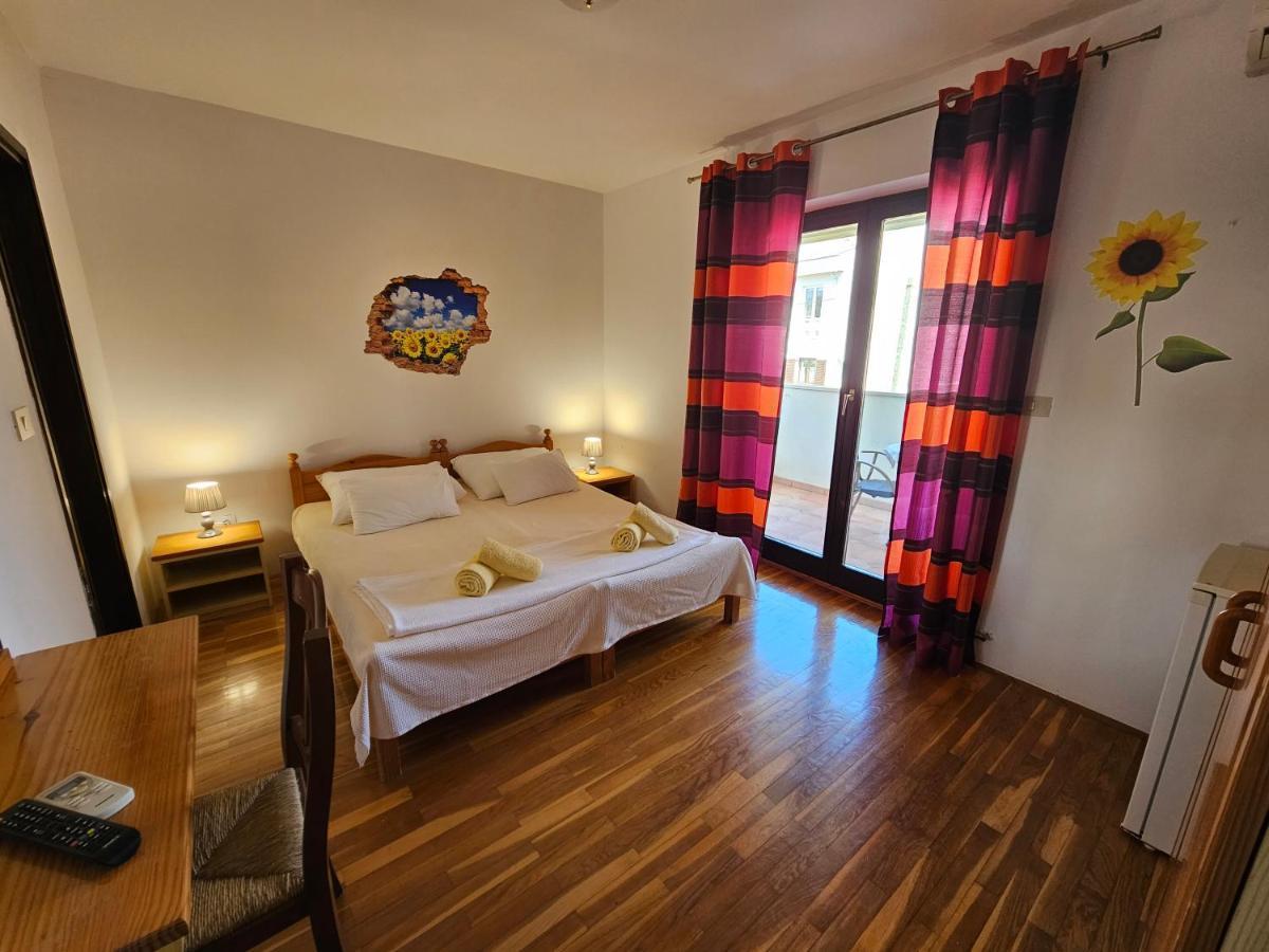 Apartments & Rooms Gaspar โรวีน ภายนอก รูปภาพ