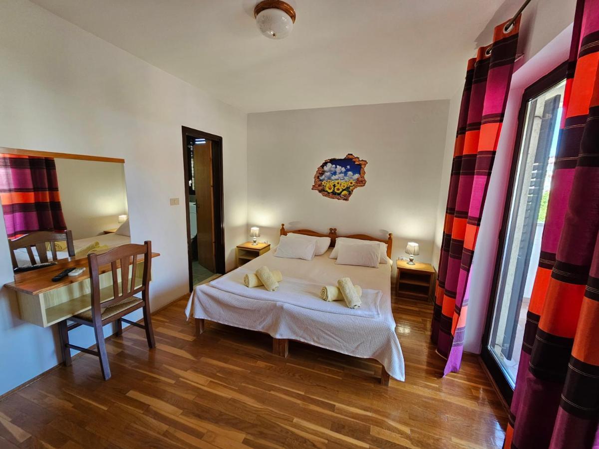 Apartments & Rooms Gaspar โรวีน ภายนอก รูปภาพ