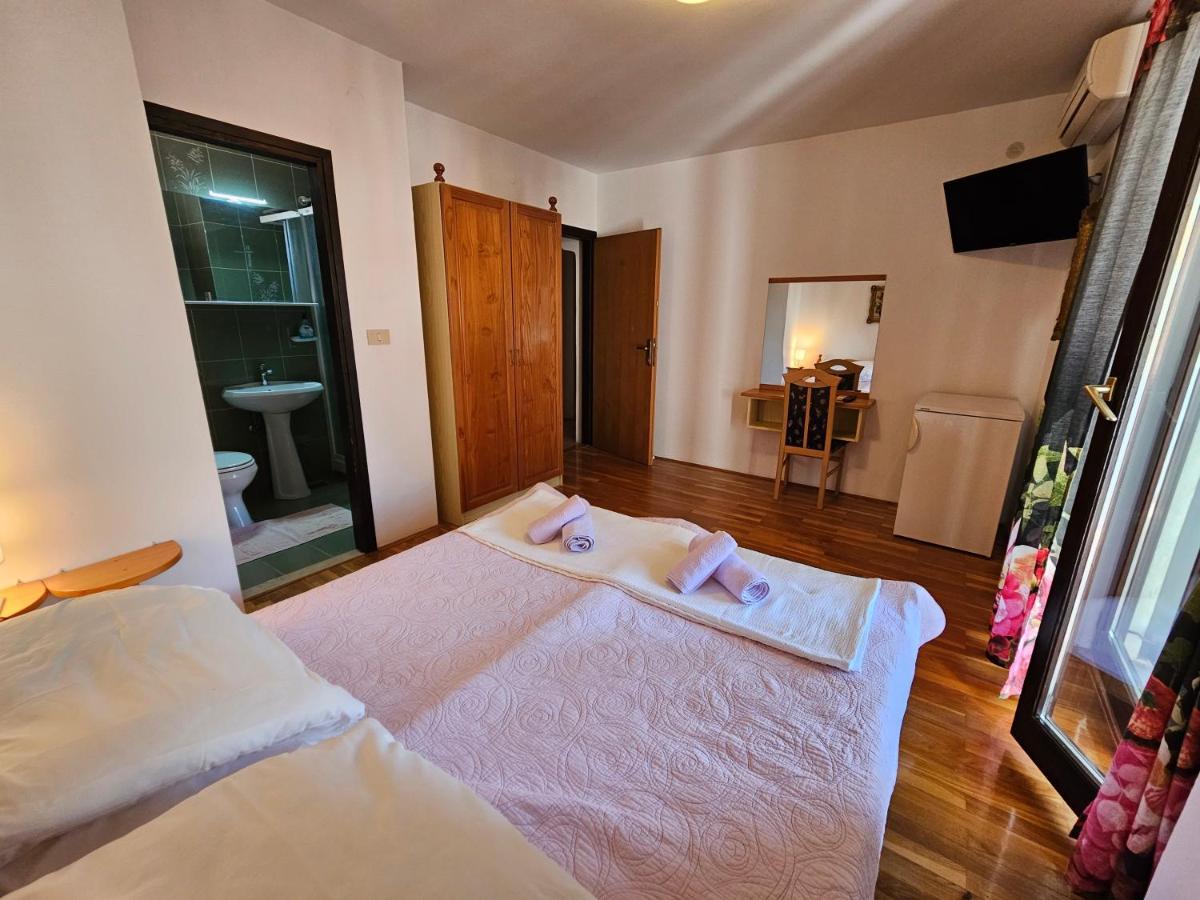 Apartments & Rooms Gaspar โรวีน ภายนอก รูปภาพ