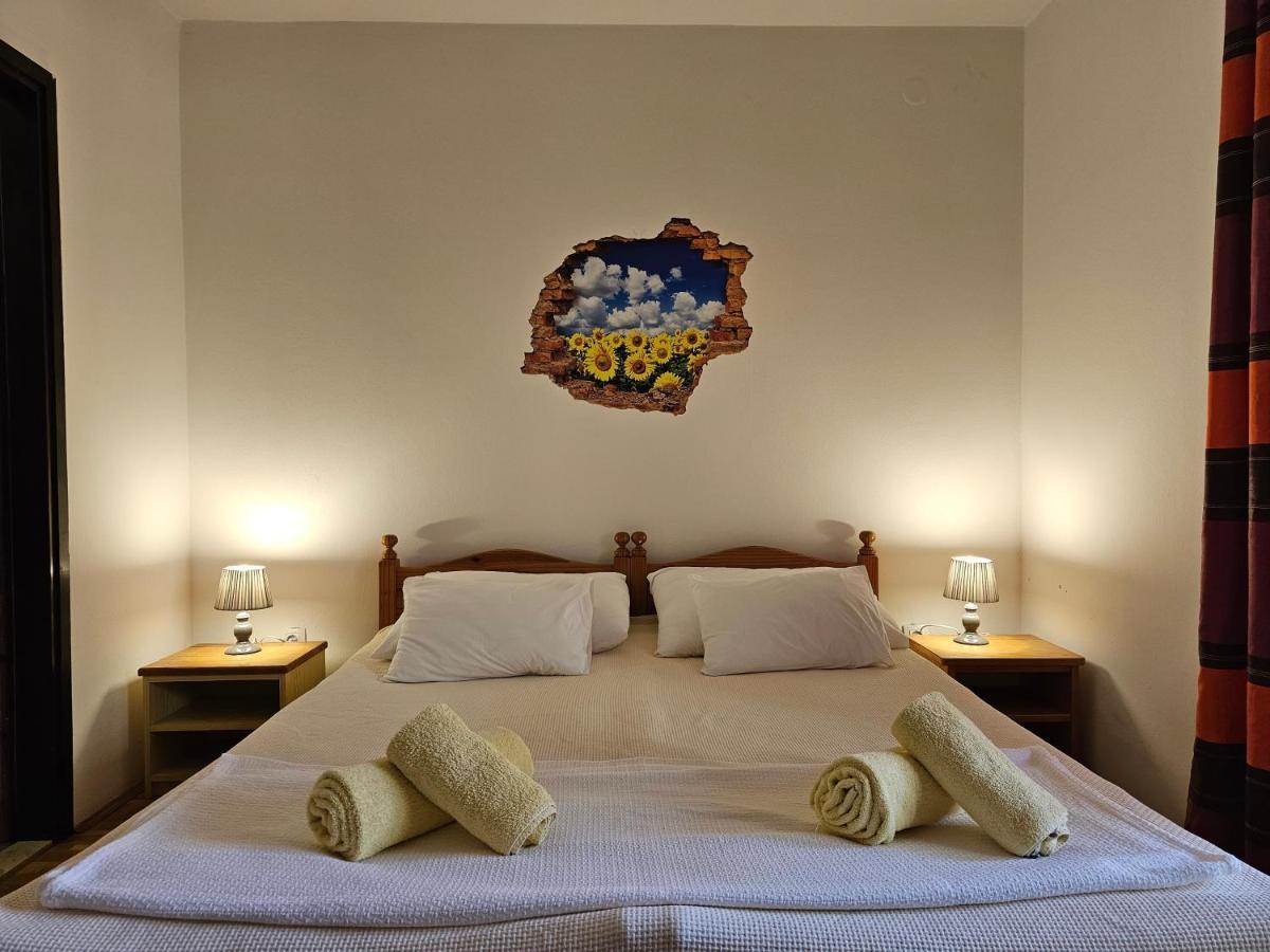Apartments & Rooms Gaspar โรวีน ภายนอก รูปภาพ