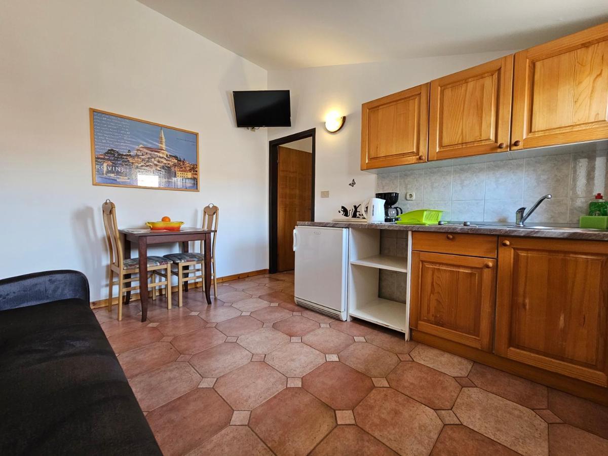 Apartments & Rooms Gaspar โรวีน ภายนอก รูปภาพ