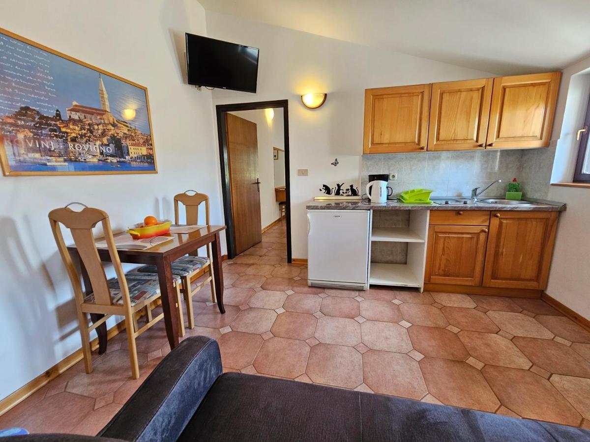 Apartments & Rooms Gaspar โรวีน ภายนอก รูปภาพ