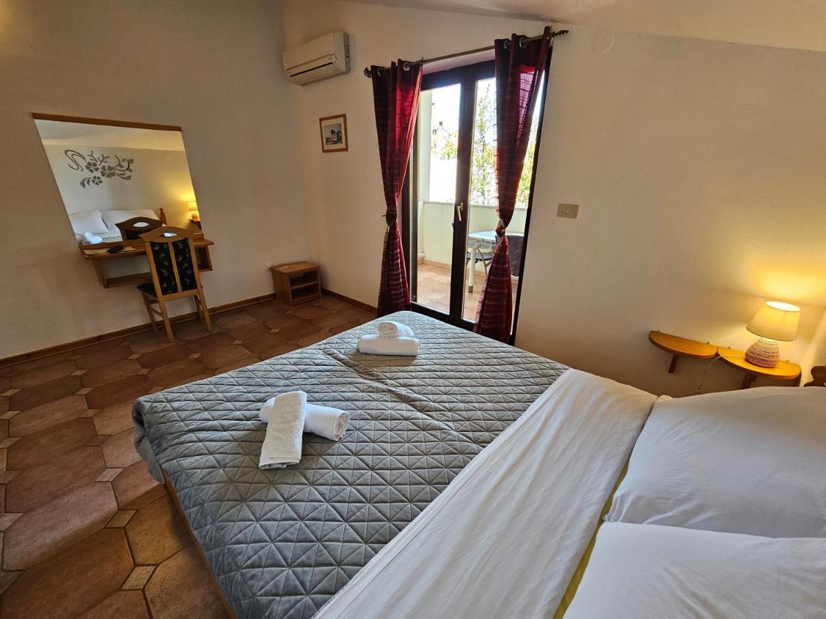 Apartments & Rooms Gaspar โรวีน ภายนอก รูปภาพ