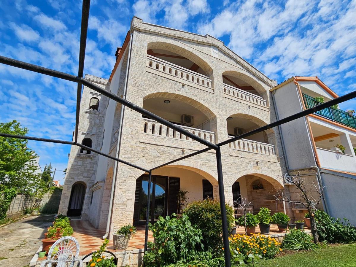 Apartments & Rooms Gaspar โรวีน ภายนอก รูปภาพ